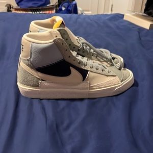 Nike Blazer Mid '77 Pro Club Remastered Mica Green Light  DQ7673-300 sz 10